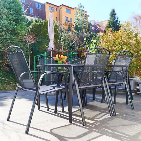 Cozy Apartments With Terrace Near Prague Castle Extérieur photo